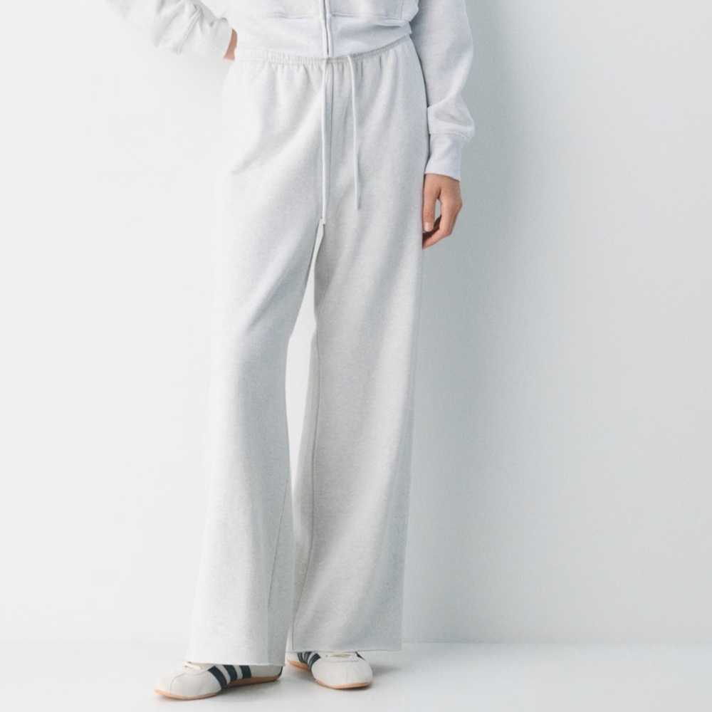 Aritzia TNA coat sweat fleece mega flutter sweatpant